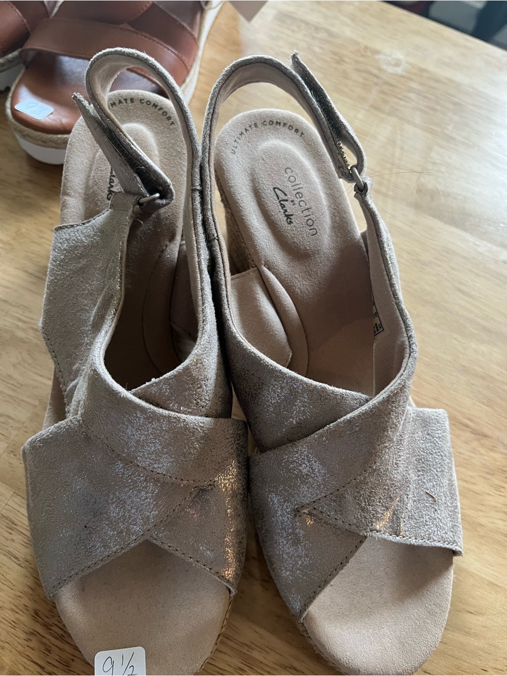 Clarks Sandal in silvery grey  Metallic Slingback